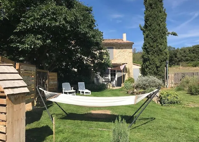 Les Tarraiettes Au Pied Du Luberon