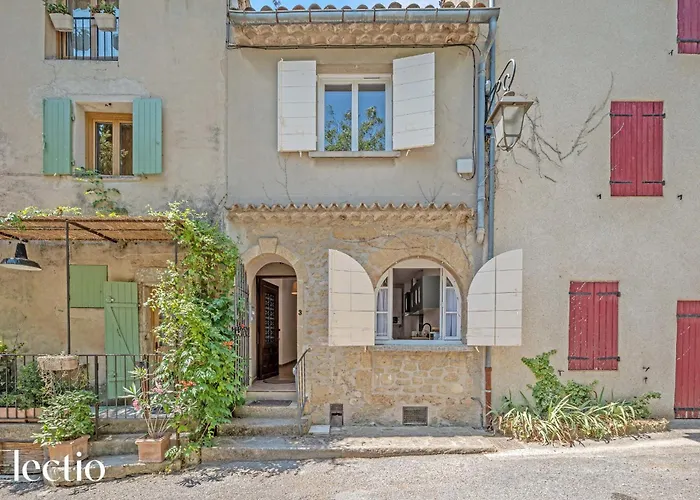 Maison Alena Lourmarin Main Square